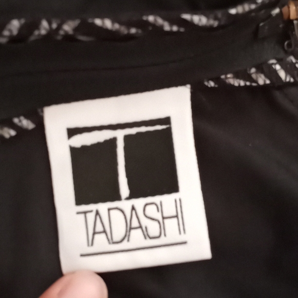 Tadashi Shoji gown - Picture 5 of 6